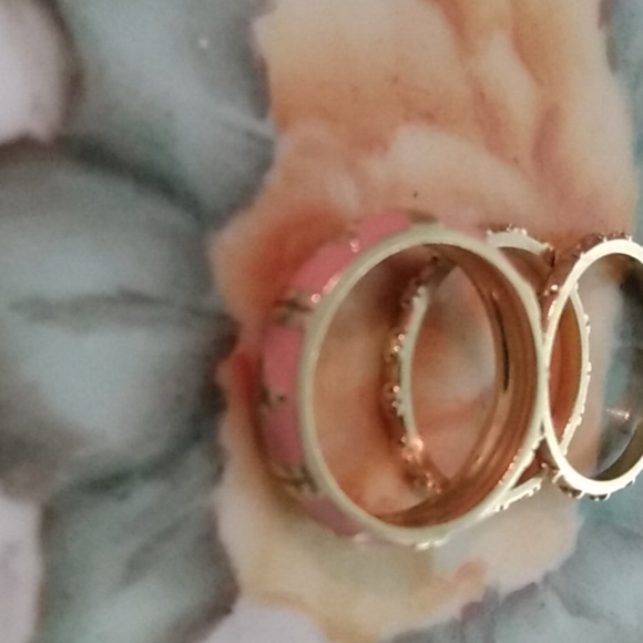 18K Fleur-de-lis Rings - Picture 12 of 15